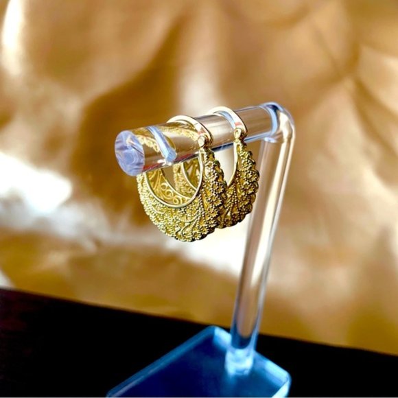 Gold Plated bohemian hollow out hoop earrings/ Boho Earrings/ Vintage earrings - Picture 7 of 9